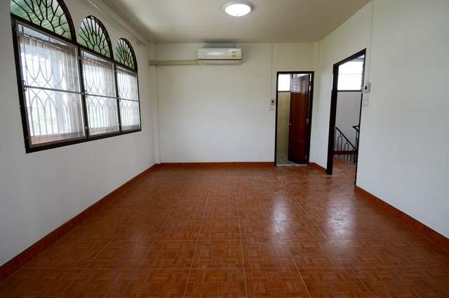 ให้เช่าบ้านเดี่ยว 2 ชั้น 90 ตรว. โชคชัย4 ซอย76 ย่านลาดพร้าววังหิน เสนานิคม เหมาะอยู่อาศัยและทำโฮมออฟฟิศ บ้านเปล่าไม่มีเฟอร์นิเจอร์