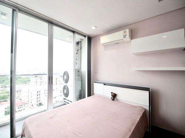 Le Luk Condominium spacious clean 9th floor BTS Phra Khanong