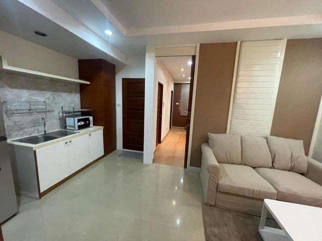 ให้เช่าห้องคอนโดklangkrung Resort Ratchada ห้องอยู่ตึก B1 ชั้น 5  พื้นที่ 36 ตรม.1 ห้องนอน 1 ห้องน้ำ ราคาเช่า 12,500 /เดือน  โทร 0958195559