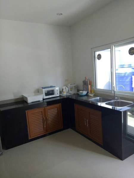 ให้เช่าบ้านพูลวิลล่าในเมืองหัวหิน สนใจโทร 063 239 7495, 090 529 6194
