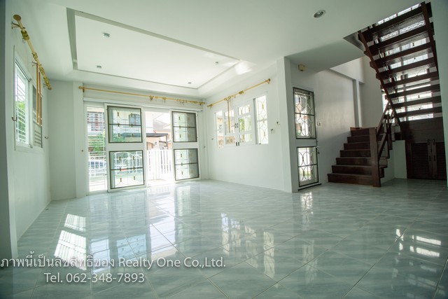 ขายบ้านเดี่ยว หมู่บ้าน ดิเอมเมอรัลด์ การ์เด้น 1 บางบัวทอง นนทบุรี บ้านสวย
