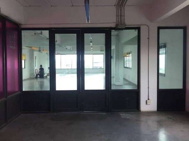 Sm403-1  ให้เช่าอาคารสำนักงาน 4 ชั้น พร้อมโกดัง 1,400 ตร.ม.  ใกล้  MRT ลาดพร้าว 71 เซ็นทรัลอีสวิลล์  เลียบด่วน