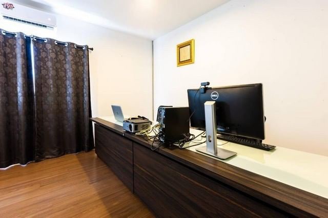 ให้เช่าทาวน์โฮม 3 ชั้น โครงการ Plex Residence ซอยนวมินทร์ 111 เหมาะทำโฮมออฟฟิศและพักอาศัย ใกล้ทางด่วนรามอินทรา-อาจณรงค์ (AH-T1385)