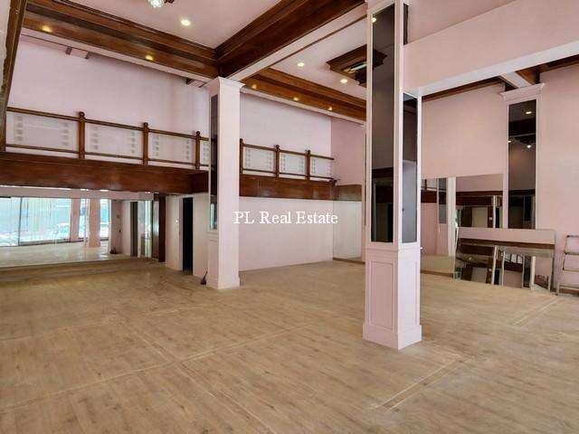Building for rent ให้เช่าอาคารพาณิชย์1.5ชั้น ย่านศรีนครินทร์ บางนา ติดBTSศรีลาซาล เหมาะ ทำโชว์รูม หน้าร้านเป็นกระจก จอดรถสำหรับลูกค้า 4-5 คัน