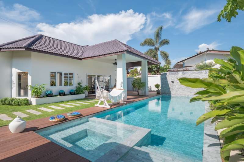 ขาย บ้านหรู พัทยา ใกล้ทะเล Luxury Pool Villa Pattaya พร้อมเข้าอยู่