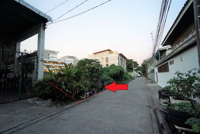 ขาย ที่ดิน ซอยอ่อนนุช35 ถมแล้ว 158 ตร.ว. เข้าซอยเพียง 350 เมตร เหมาะสร้างบ้าน อพาร์ตเมนท์ สำนักงาน