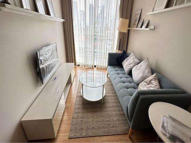 Liv at49 private peaceful spacious 8th floor BTS Thonglor