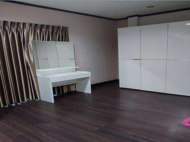 ขายบ้านเดี่ยว 2 ชั้น 40 ตรว. หมู่บ้านราณีสิริ ลาดปลาเค้า 43 เฟอร์นิเจอร์บางส่วน ใกล้ ม.เกษตร