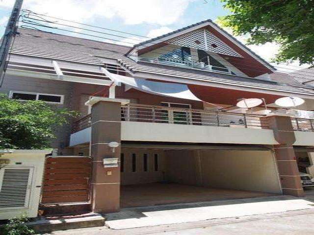 ให้เช่าทาวน์โฮม 2 ชั้น 45 ตรว. หน้ากว้าง 9 เมตร ย่านลาดพร้าว 87 บางกะปิ เลียบด่วน ใกล้ CDC เลียบด่วน ลาดพร้าว101 ตกแต่งพร้อมอยู่