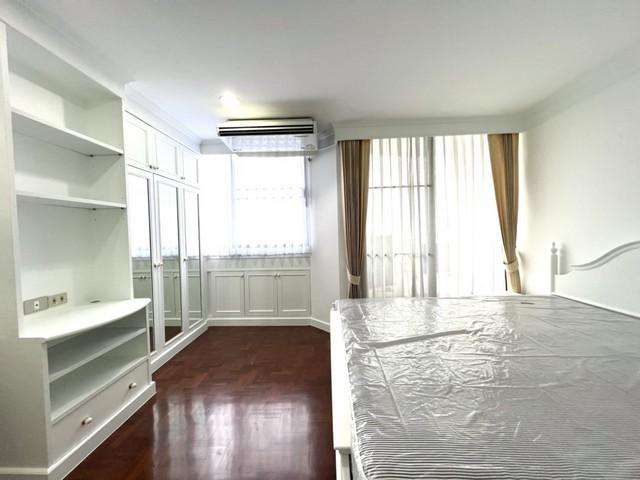 Supalai Place Sukhumvit 39 spacious clean private 21st floor BTS Phrom Phong