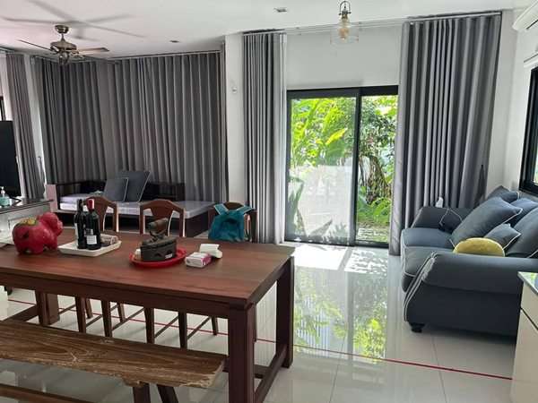 ให้เช่าบ้านเดี่ยวสภาพใหม่ใกล้สนามกอล์ฟธัญธานี T.062-1574449