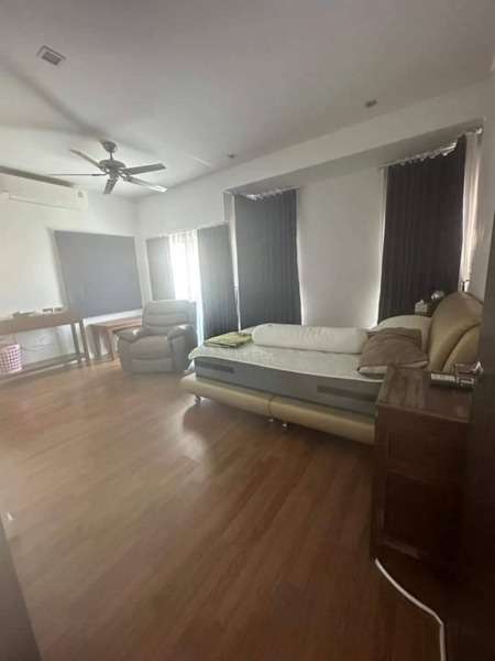 ให้เช่าบ้านเดี่ยวสภาพใหม่ใกล้สนามกอล์ฟธัญธานี T.062-1574449