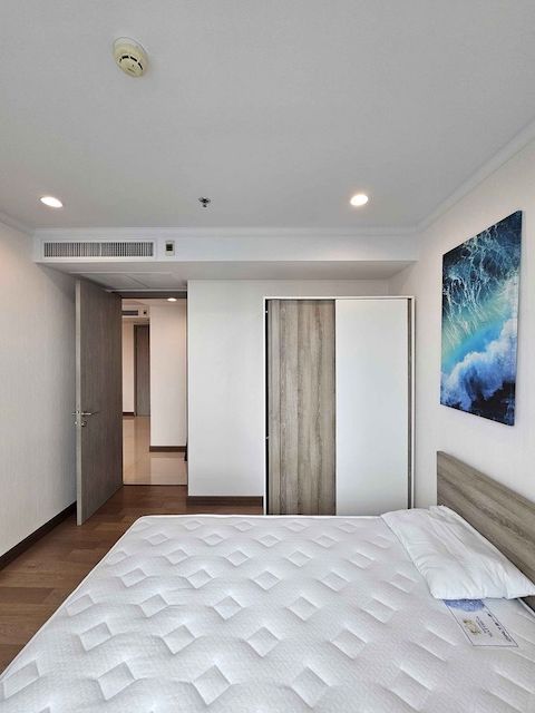 Supalai Oriental Sukhumvit 39 nice safe 16th floor BTS Phrom Phong