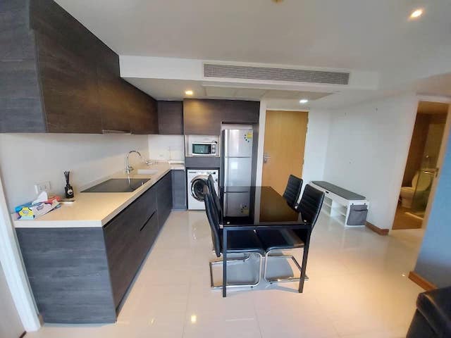 Downtown Sukhumvit 49 spacious safe clean 6th floor BTS Thonglor