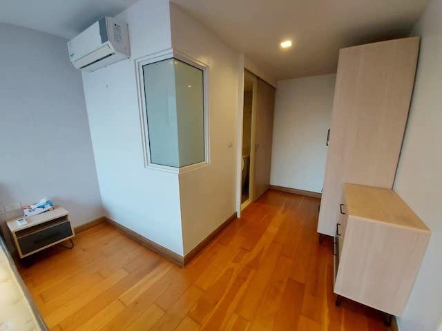 Downtown Sukhumvit 49 spacious safe clean 6th floor BTS Thonglor