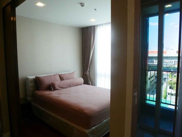 The Metropolis Samrong convenient private 5th floor BTS Samrong