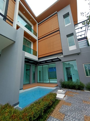 ขายบ้านพูลวิลล่า Modern Tropical 3 ชั้น สุดหรู พร้อมลิฟท์ 128.7 ตรว. โครงการ Danika ดานิกา ถนนราชพฤกษ์ ใกล้โรบินสันราชพฤกษ์