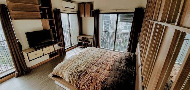 Noble Refine Sukhumvit 26 private clean peaceful 25th floor BTS Phrom Phong