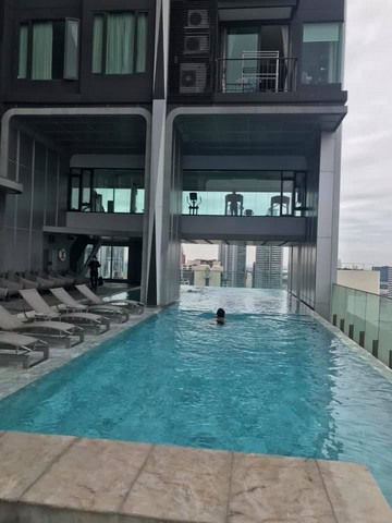 Edge Sukhumvit 23 nice convenient peaceful 9th floor BTS Asoke