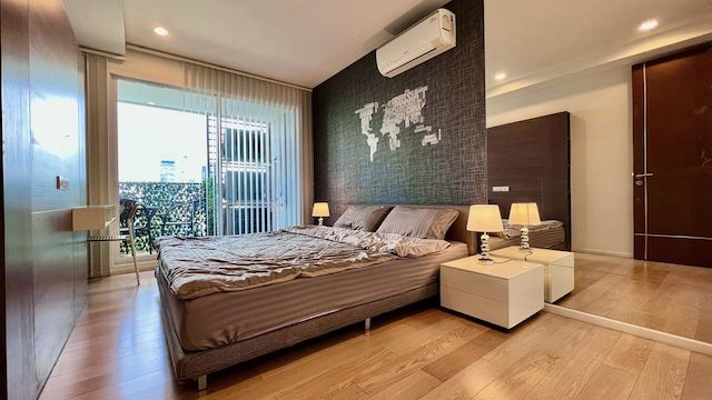 15 Sukhumvit Residence spacious beautiful view peaceful 17th floor BTS Nana