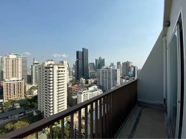 15 Sukhumvit Residence nice safe beautiful view 23rd floor BTS Nana