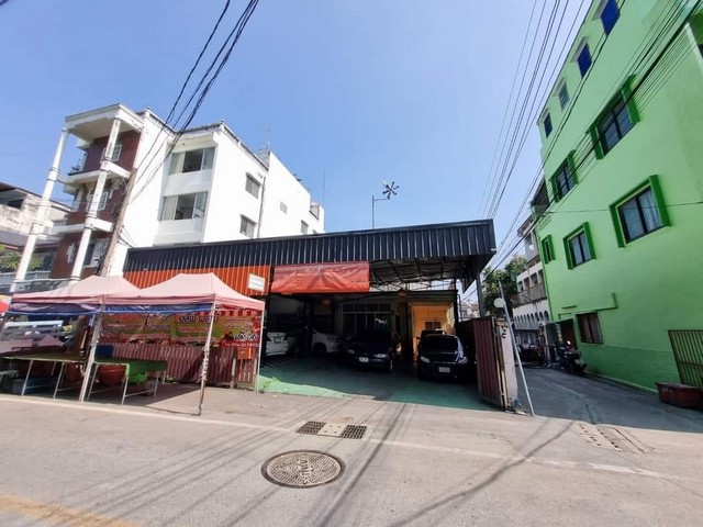 ขายที่ดินพร้อมบ้านเดี่ยว 2 ชั้นหลังมุม 86 ตรว. ซอยสุขุมวิท 49 ใกล้โรงพยาบาลสมิติเวช BTS พร้อมพงษ์ ทองหล่อ