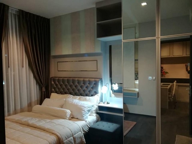 Edge Sukhumvit 23 private clean quiet 12th floor BTS Asoke