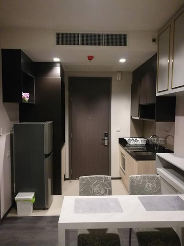 Edge Sukhumvit 23 private clean quiet 12th floor BTS Asoke