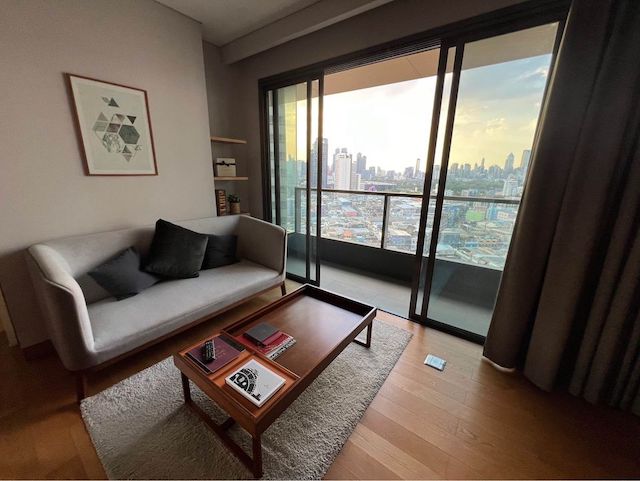 The Lumpini 24 nice spacious private 12th floor BTS Phrom Phong