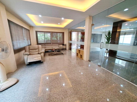 [ให้เช่า] FOR RENT DETACHED HOUSE NAWAMIN 24 / 2 bedrooms 3  bathrooms / 100 Sqw. 300 Sqm. **40,000** CLOSE TO THE MALL BANGKAPI