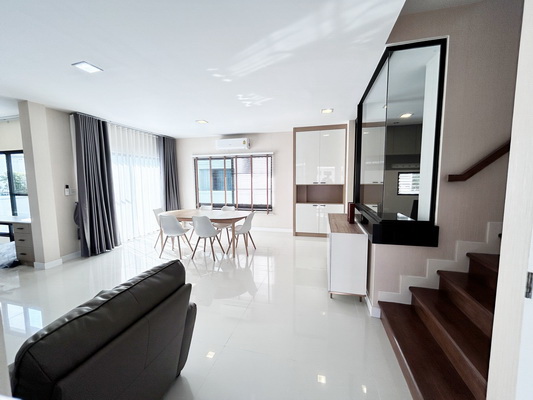 [ให้เช่า] FOR RENT MANTANA ONNUT – WONGWAEN 4 / 4 bedrooms 3 bathrooms / 71 Sqw. 220 Sqm. **80,000** CLOSE TO RAMKHAMHAENG 2