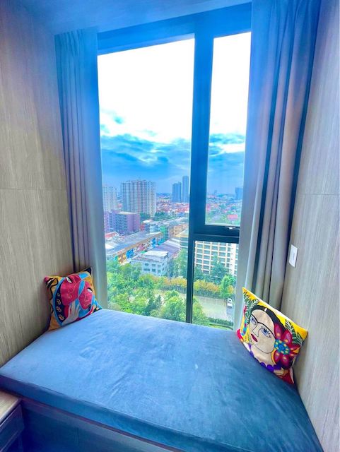 Whizdom Essence spacious clean convenient 14th floor BTS Punnawithi