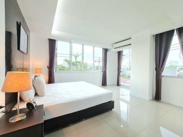 The Waterford Sukhumvit 50 safe spacious private 3rd floor BTS On Nut