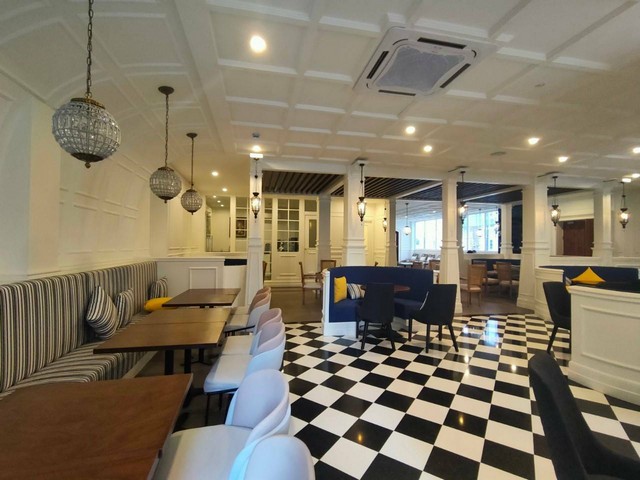 Condominium Seven Seas Cote d’Azur ไม่ไกลจาก Skoop Beach Cafe, ร้านสะดวกซื้อ, ร้านอาหารปูเป็น-ลุงไสว-สุดทางรัก, ตลาดน้ำ