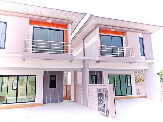 ขาย บ้าน หมู่บ้านภูริ ชลบุรี ขนาด 40 ตร.วา 3BEDROOM3BATHROOM 4080000 B. ราคานี้ดีสุดในย่าน