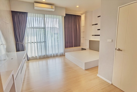 บ้านกลางเมือง รัตนาธิเบศร์ หลังริม 33 ตร.ว. ต่อเติม Built-in ทั้งหลังสวย บ้านใหม่ ไม่เคยอยู่ ใกล้รถไฟฟ้า สถานีแยกนนทบุรี1 500 เมตร ใกล้ เซ็นทรัลรัตนาธิเบศร์