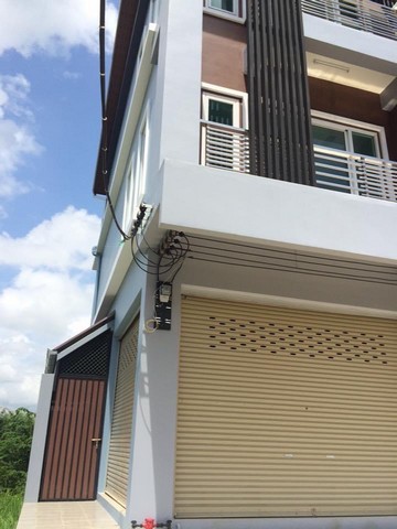 ขายด่วน! ตึก อาคารพาณิชย์ แม่สอด จ.ตาก พท. 22 ตรว. 3 BR 3 Bathroom 3499999 บาท. สะดวกต่อการเดินทาง