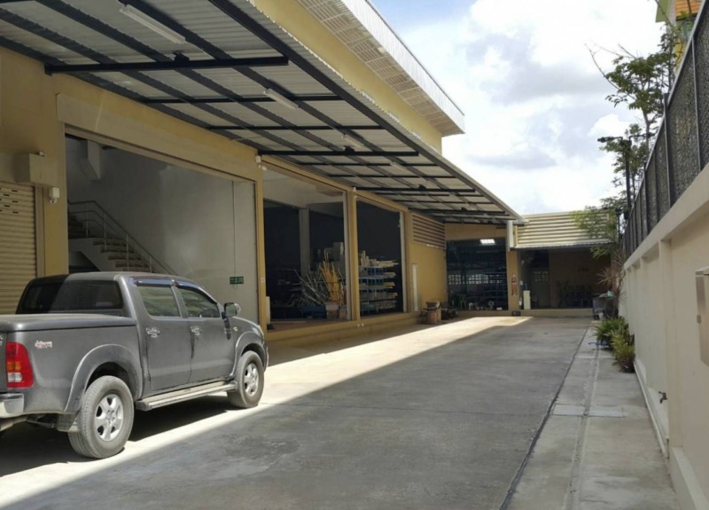 Office and warehouse for sale, very beautiful condition with factory license at Bang Bua Thong Nonthaburi