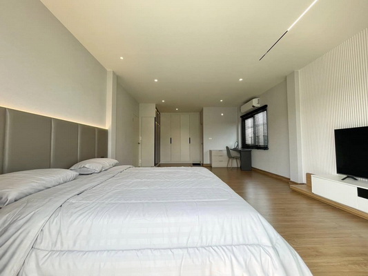 [ให้เช่า] FOR RENT CENTRO BANGNA / 4 bedrooms 4 bathrooms / 55 Sqw. 200 Sqm. **90,000** BRAND NEW LUXURY HOUSE. CLOSE TO MEGA BANGNA