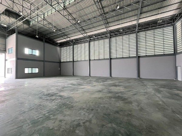 ให้เช่าโรงงานโกดังพร้อมออฟฟิศ 2 ชั้นสร้างใหม่ พื้นที่สีม่วง พื้นที่ใช้สอยทั้งหมด 1,450 ตารางเมตร อำเภอบางพลี