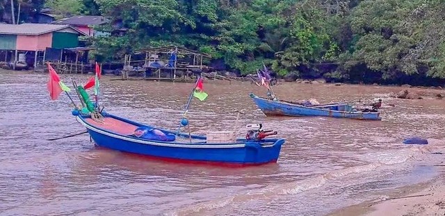 พื้นที่ดิน ที่ดิน หาดศาลเจ้า จ.ตราด ขนาด 2 ตร.วา 2 งาน 4 ไร่ 15000000 THAI BAHT ใกล้ ห่างด่านพรมแดนคลองใหญ่ ประมาณ 4.5 ก