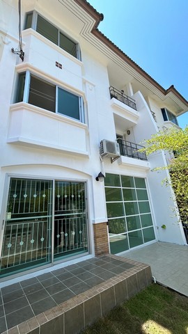 For Sale : Ratsada, 3-Story Townhouse, 3 Bedrooms 3 Bathrooms