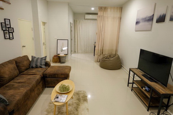 [ให้เช่า] FOR RENT BAAN KLANG MUANG SATHORN – TAKSIN 2 / 3 bedrooms 3 bathrooms / 20 Sqw. 180 Sqm. **35,000** CLOSE TO BTS WUTTAKAT