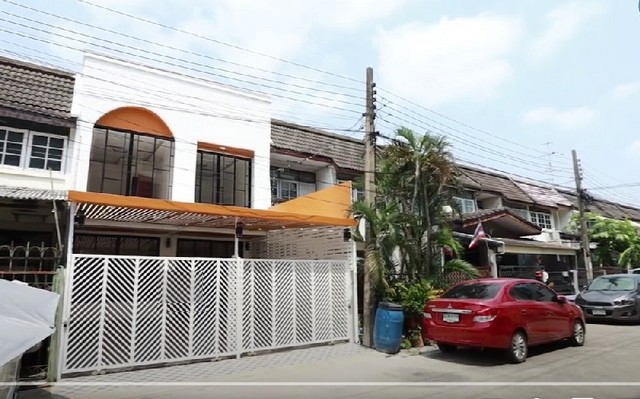 ขายทาวน์เฮ้าส์ 2 ชั้น หมู่บ้านประชากรไทย ซอยลาดพร้าว93 รีโนเวทใหม่ทั้งหลัง ตกแต่ง Minimal Style สวยพร้อมเข้าอยู่