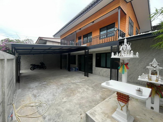 [ให้เช่า] FOR RENT DETACHED HOUSE EKKACHAI 34 / 3 bedrooms 2 bathrooms / 50 Sqw. 160 Sqm. **20,000** CLOSE TO MATHAYOM WAT SINGH SCHOOL