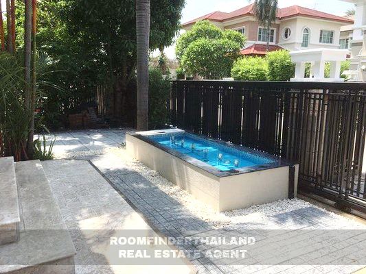 [ให้เช่า] FOR RENT LADAWAN RAMINTRA KM.2 / 3 bedrooms 3 bathrooms / 90 Sqw. 240 Sqm. **55,000** CLOSE TO SKYTRAIN LADPLAKAO STATION