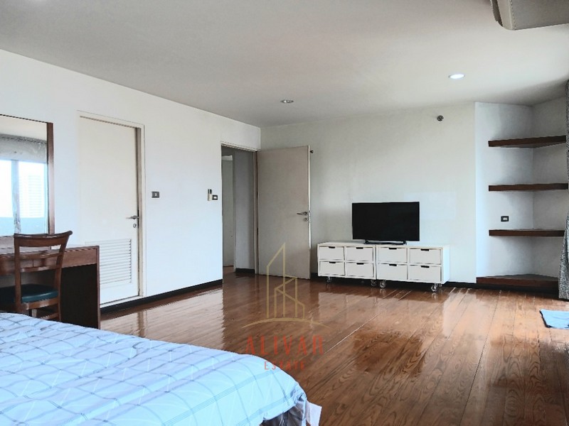 SC050424 Condo for sale Wittayu Complex near BTS Ploenchit and Central Embassy.