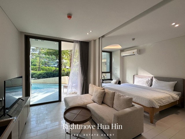 ให้เช่าคอนโดหรูติดทะเล Veranda Residence แบบ 1 ห้องนอน ติดสระ ตกแต่งพร้อมอยู่ รวมทำความสะอาดสัปดาห์ละครั้งตลอดการเข้าพัก
