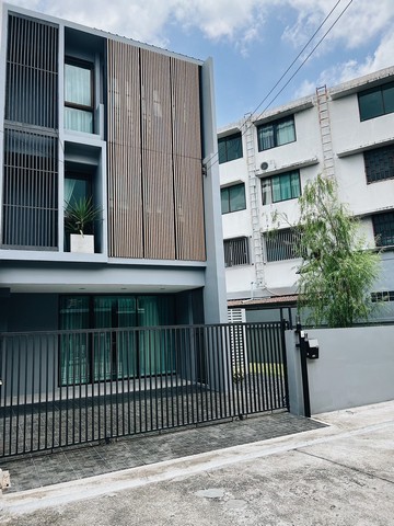 POR4270 ขายทาวน์โฮม เดอะ วิลโล่ ทาวน์โฮม รามอินทรา หลังมุม The Willow Townhome Ramintra ใกล้ห้างแฟชั่นไอส์แลนด์ ทิศตะวันออกเฉียงใต้