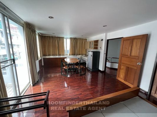 [ให้เช่า] FOR RENT DETACHED HOUSE SUKHUMVIT 65 / 3 bedrooms 5 bathrooms / 53 Sqw. 200 Sqm. **70,000** CLOSE TO BTS EKKAMAI